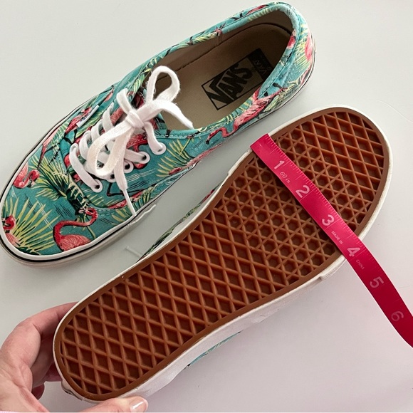 VANS | 10 | Flamingo Print - Picture 16 of 16